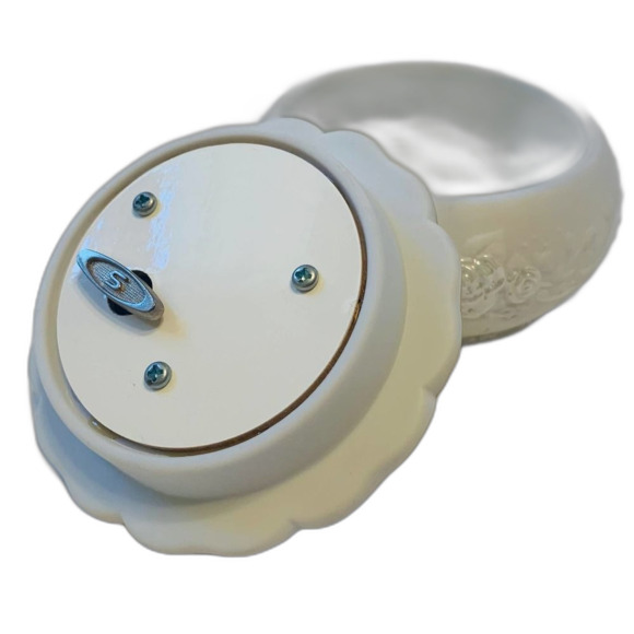 The San Francisco Music Box Co- Musical Jewelry Box, White - Picture 3 of 8